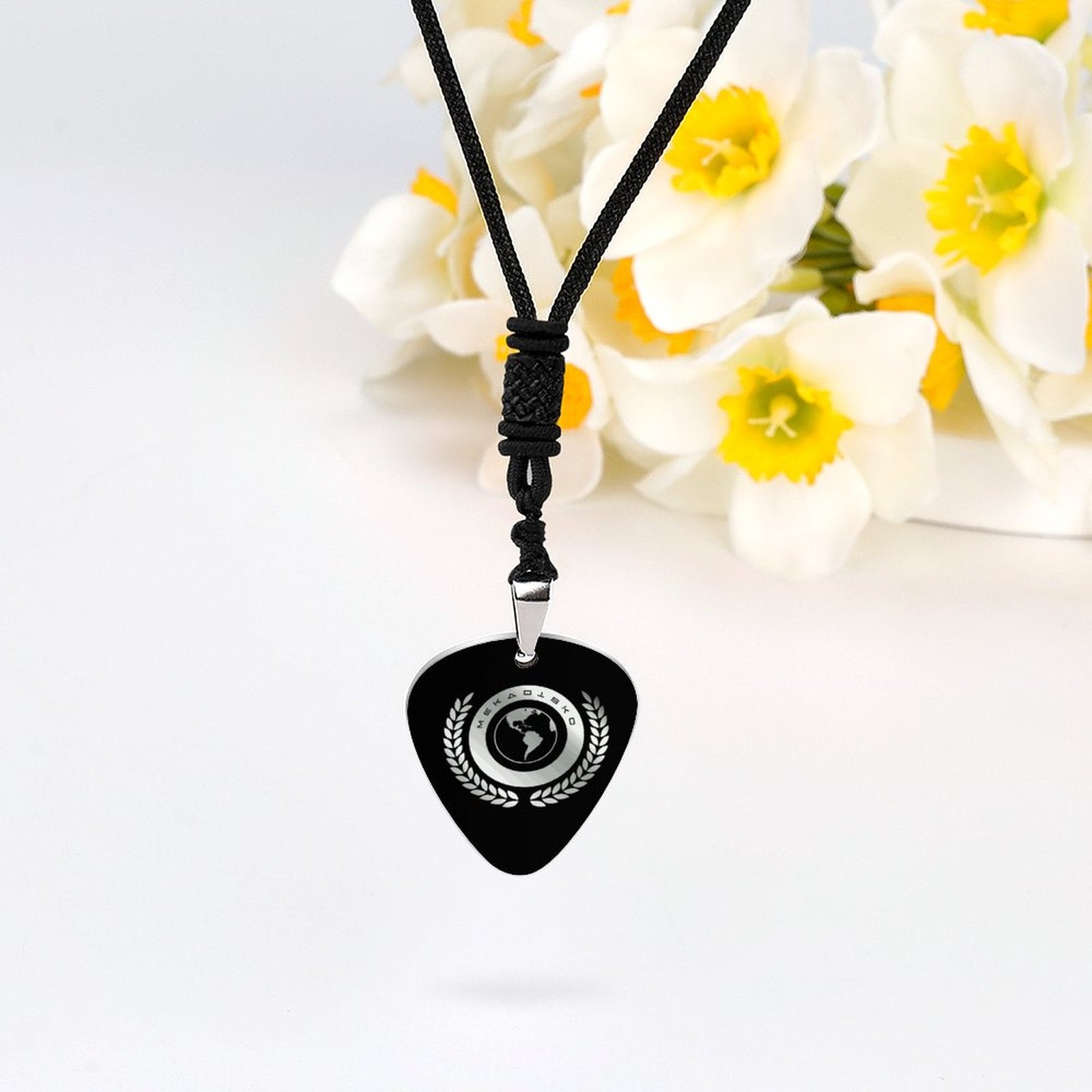 MEKADISKO Guitar Pick Necklace