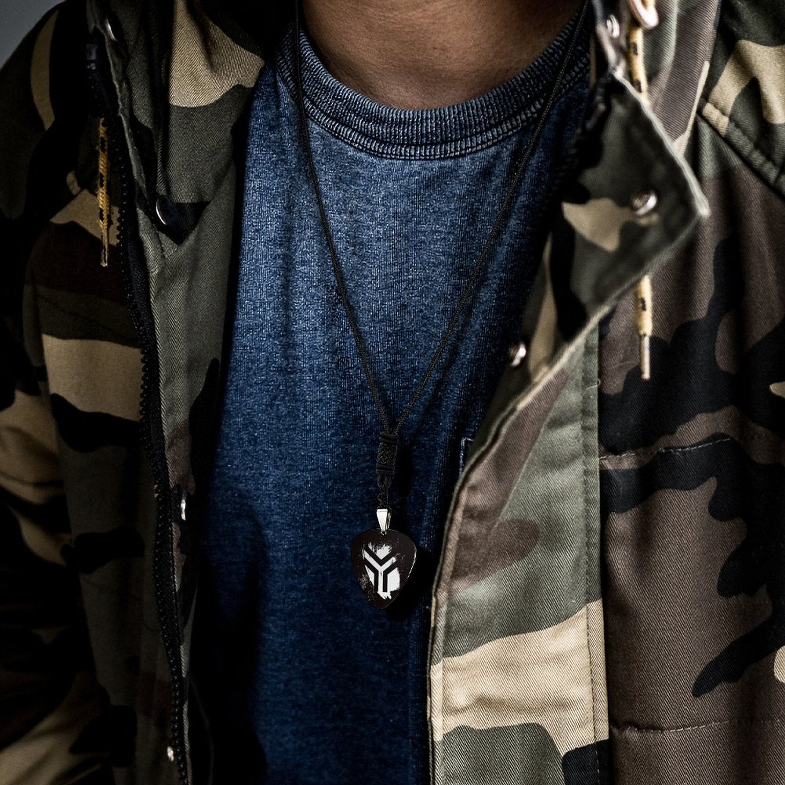 GOFIGHT Pick Necklace